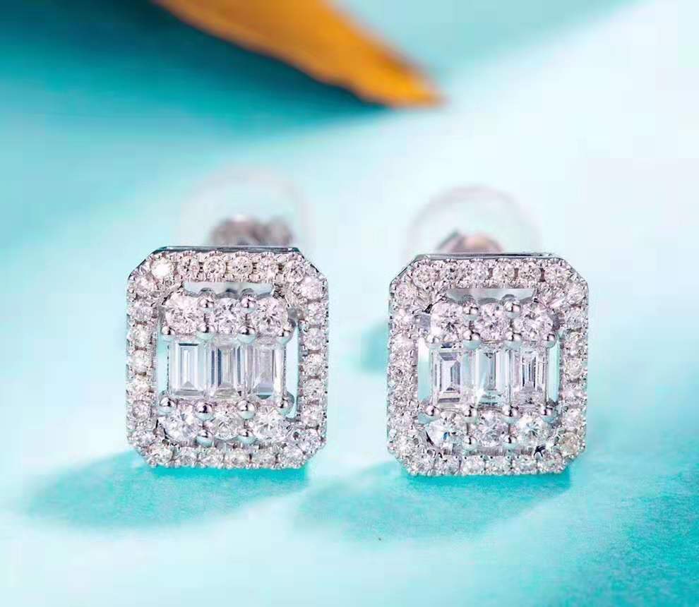 EGD473142,Earrings Gold 18K,1.5g,Dia 0.4ct,SI,GF