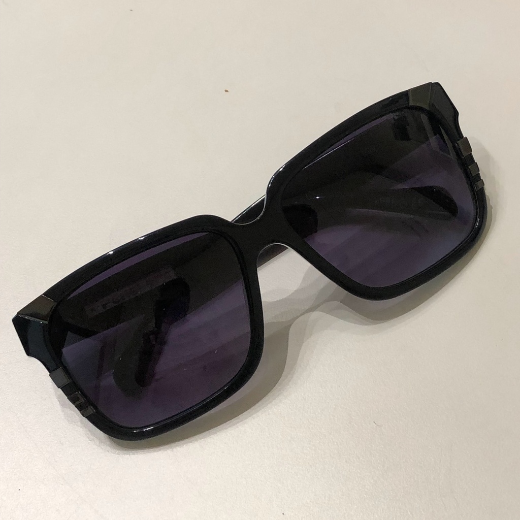 PP7191, Penelope Sunglasses,  Black Frame,  White contour