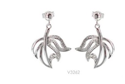 [V3262 Everyday Essential] V3262, Earrings Silver. 925,  White Zircon,  Simplicity Collection